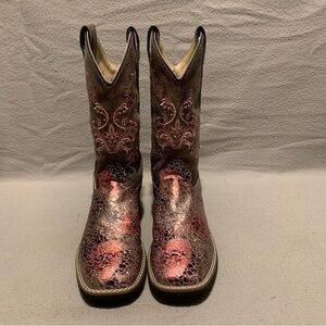Women’s Western Squared Toe Boots Size 5.0-D Pink & Sparkly With Pink Embroidery